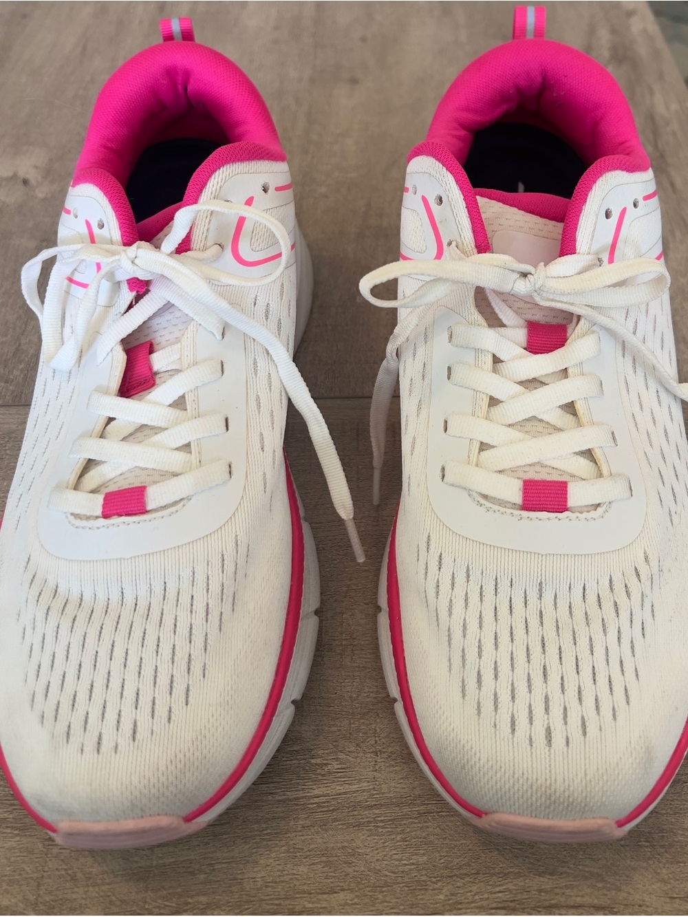 Women’s White Athletic Sneakers with Bright Pink Trim - Lightweight Comfort
